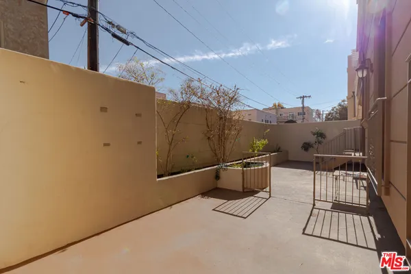 $8,200 | 132 South Crescent Drive, Unit 103, Beverly Hills, CA 90212