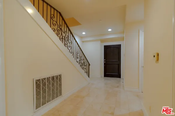 $8,200 | 132 South Crescent Drive, Unit 103, Beverly Hills, CA 90212