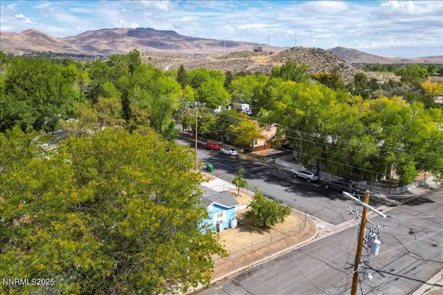 a view of a pathway with a yard