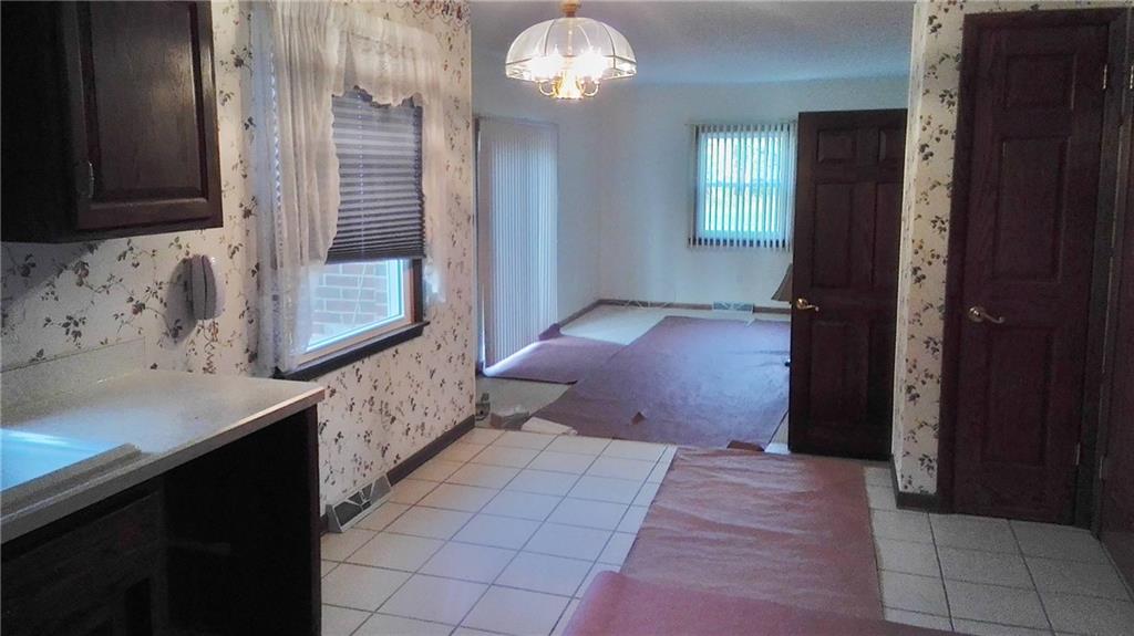 1441 Old Princeton Road New Castle, PA 16101 - Photo 3 of 18