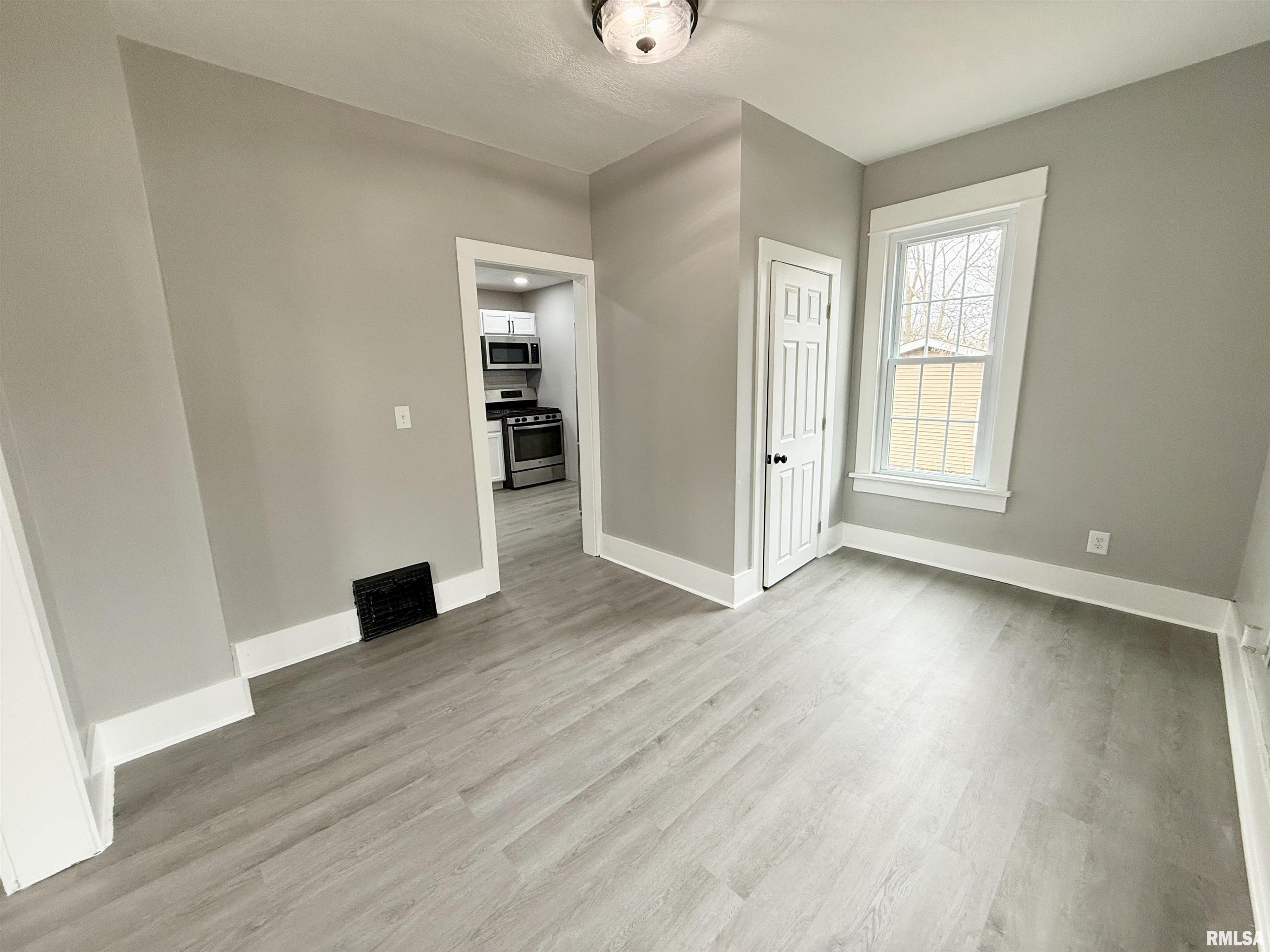 1157 23rd Street Moline, IL 61265 - Photo 6 of 21 Gallery Image 6