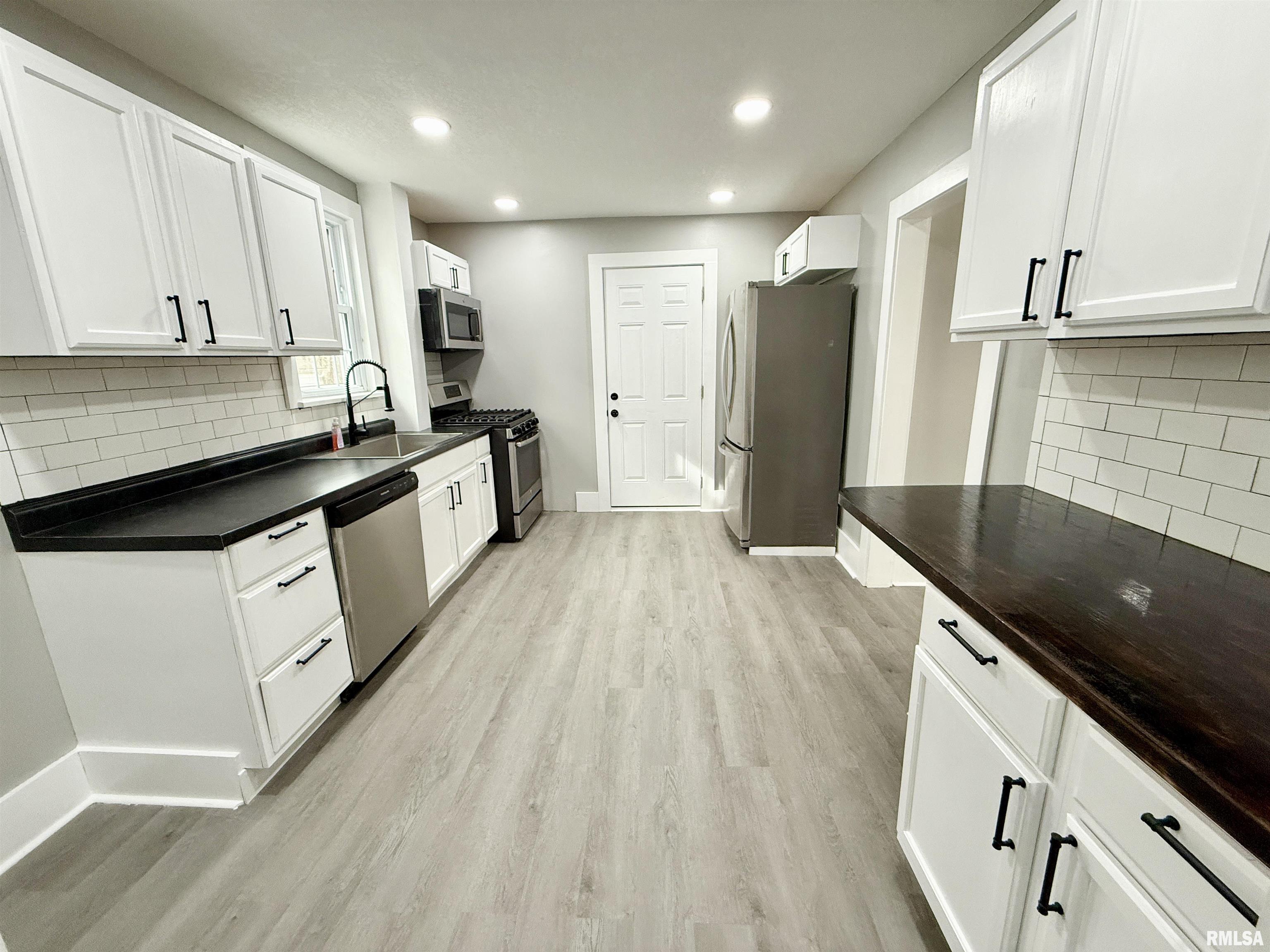 1157 23rd Street Moline, IL 61265 - Photo 7 of 21 Gallery Image 7