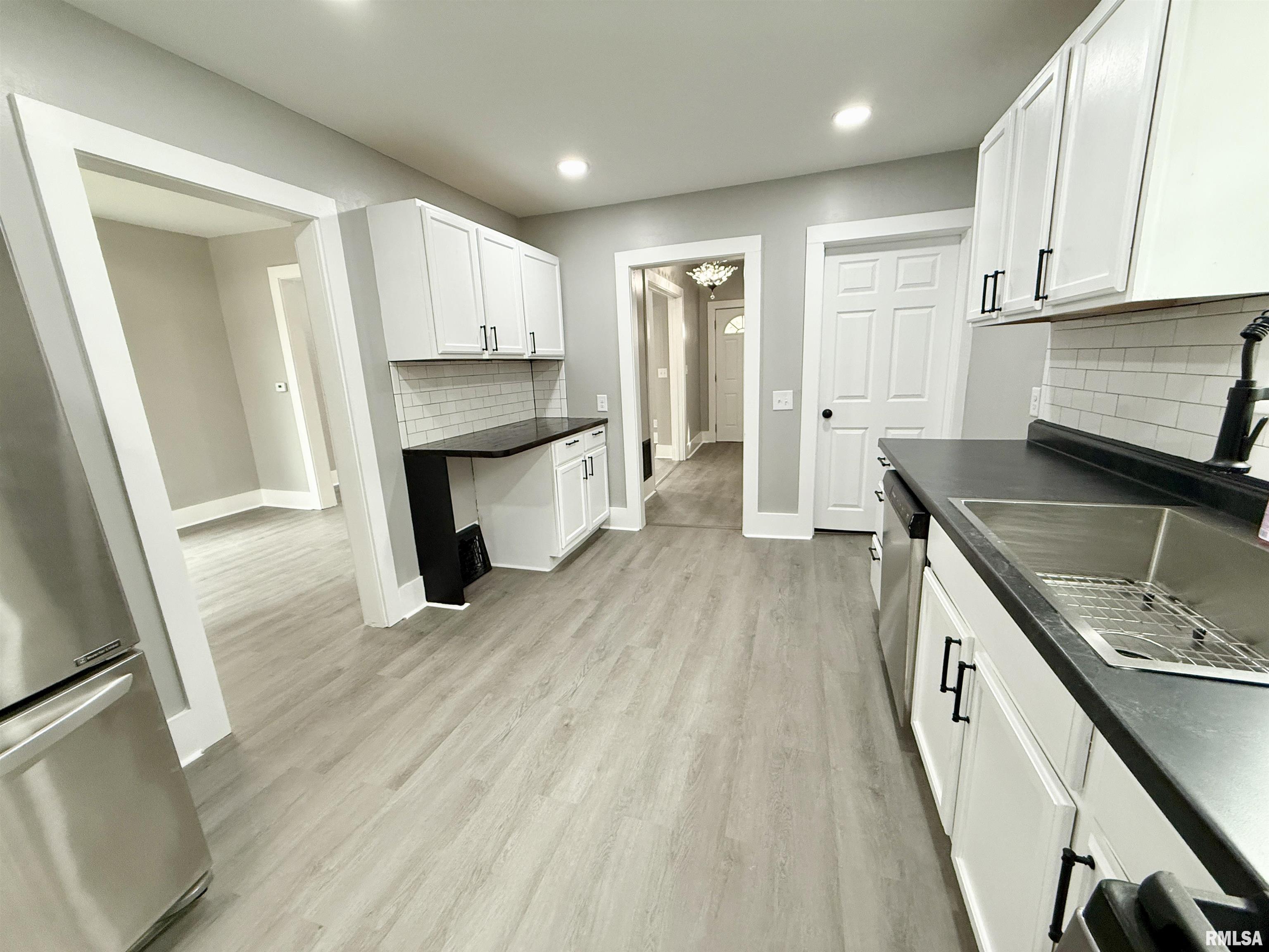 1157 23rd Street Moline, IL 61265 - Photo 8 of 21 Gallery Image 8