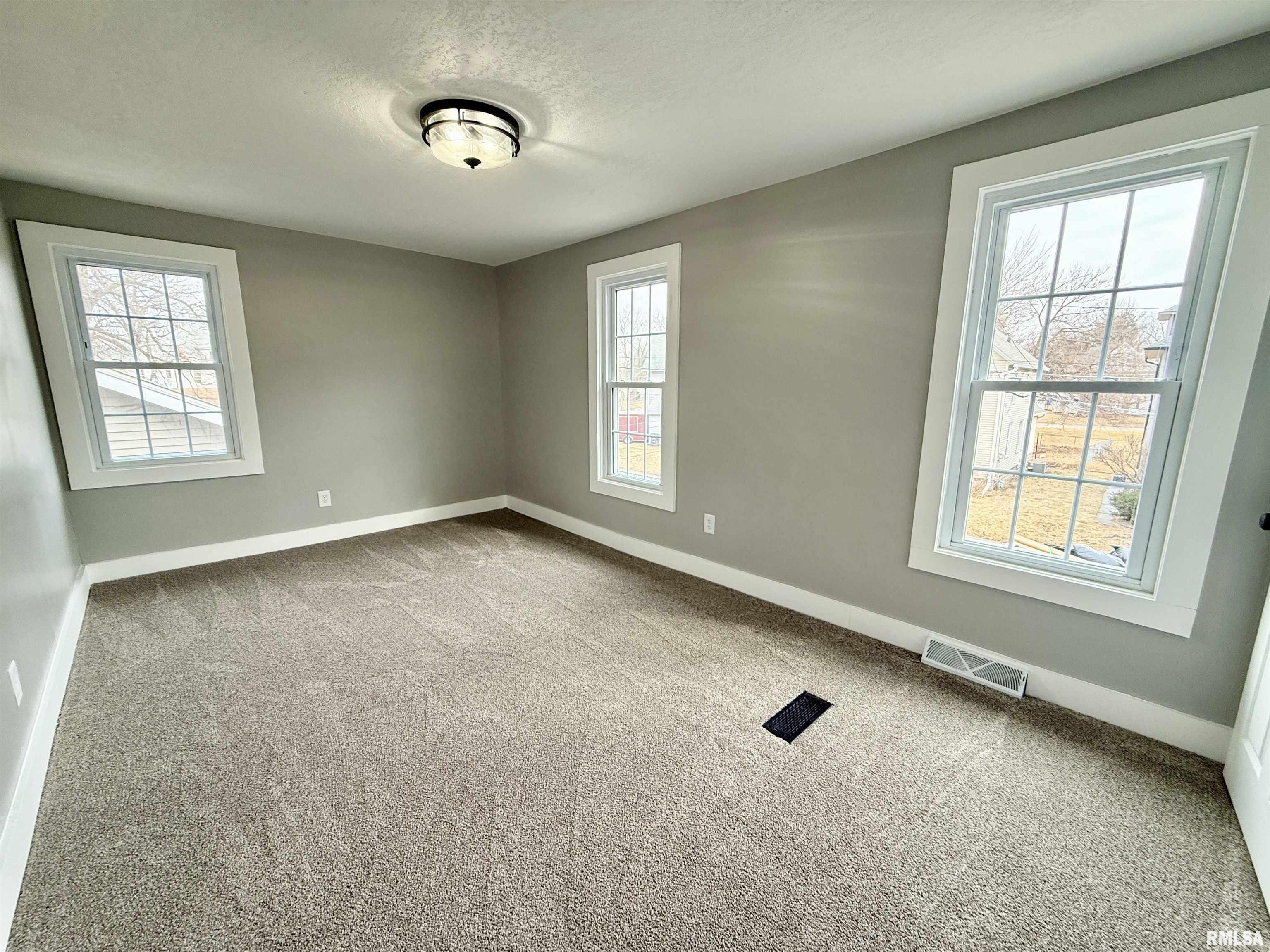 1157 23rd Street Moline, IL 61265 - Photo 10 of 21 Gallery Image 10