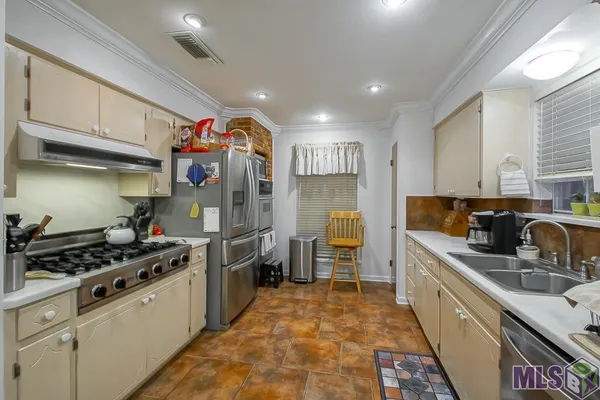 $749,000 | 7762 Sevenoaks Avenue, Baton Rouge, LA 70806