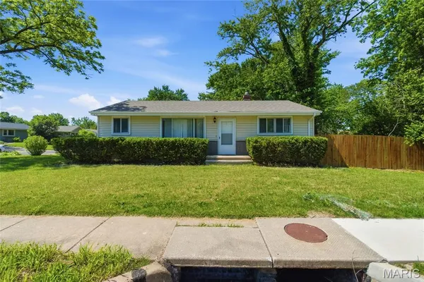 $1,650 | 1 Oxford Place, St. Charles, MO 63301