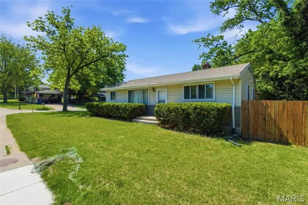 $1,650 | 1 Oxford Place, St. Charles, MO 63301