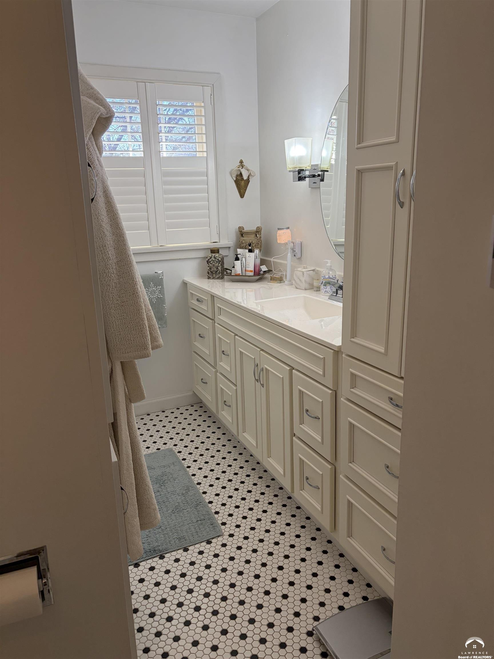 2115 Massachusetts Street Lawrence, KS 66046 - Photo 36 of 53