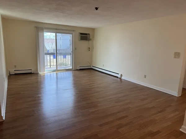 $1,700 | 23 North Avenue, Unit 22, Rockland, MA 02370