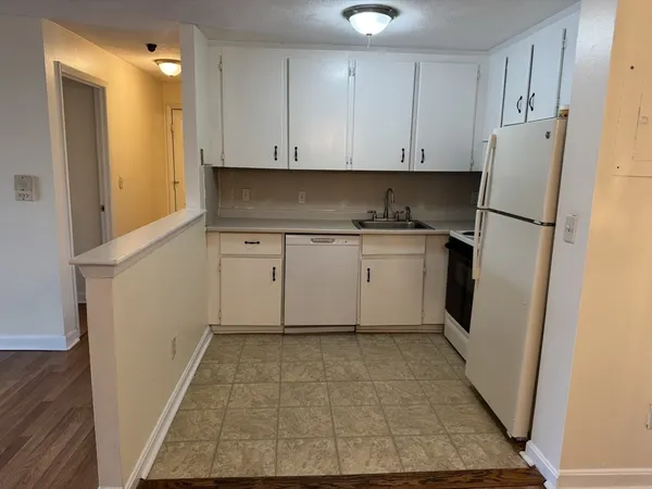 $1,700 | 23 North Avenue, Unit 22, Rockland, MA 02370