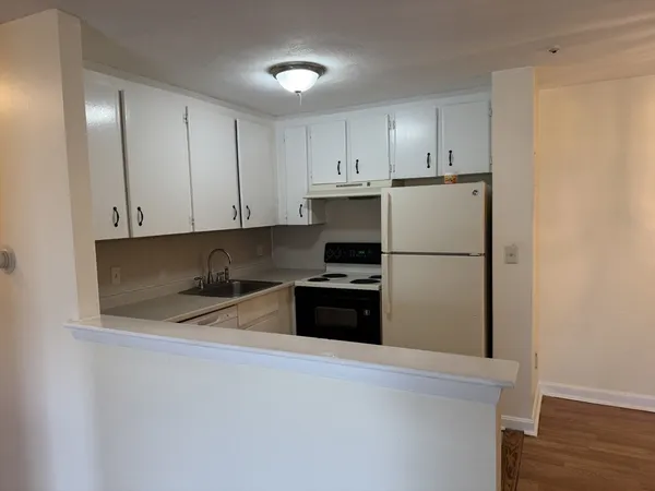 $1,700 | 23 North Avenue, Unit 22, Rockland, MA 02370