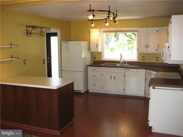 60 Quinton Alloway Road Quinton, NJ 08079 - Photo 4 of 25 Kitchen