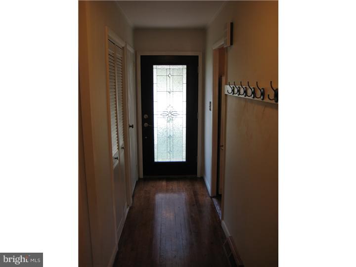 60 Quinton Alloway Road Quinton, NJ 08079 - Photo 5 of 25 Hallway