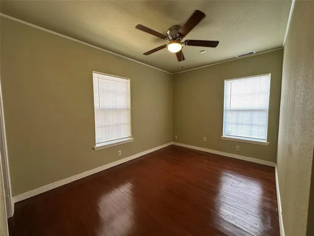 $1,200 | 3439 West 2nd Avenue, Corsicana, TX 75110