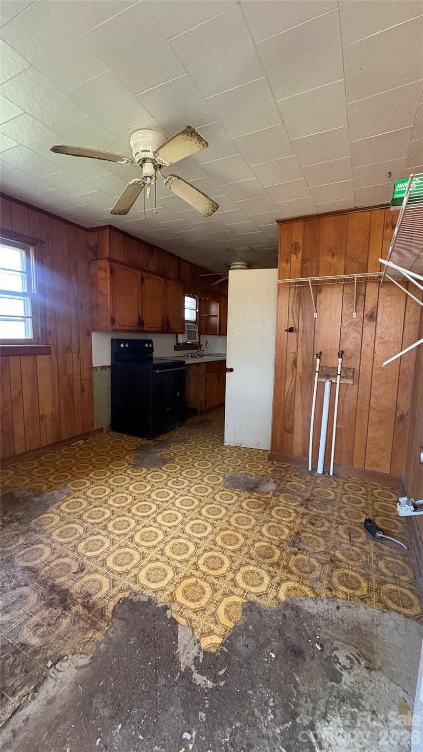 3078 Pax Hill Road Morganton, NC 28655 - Photo 5 of 21