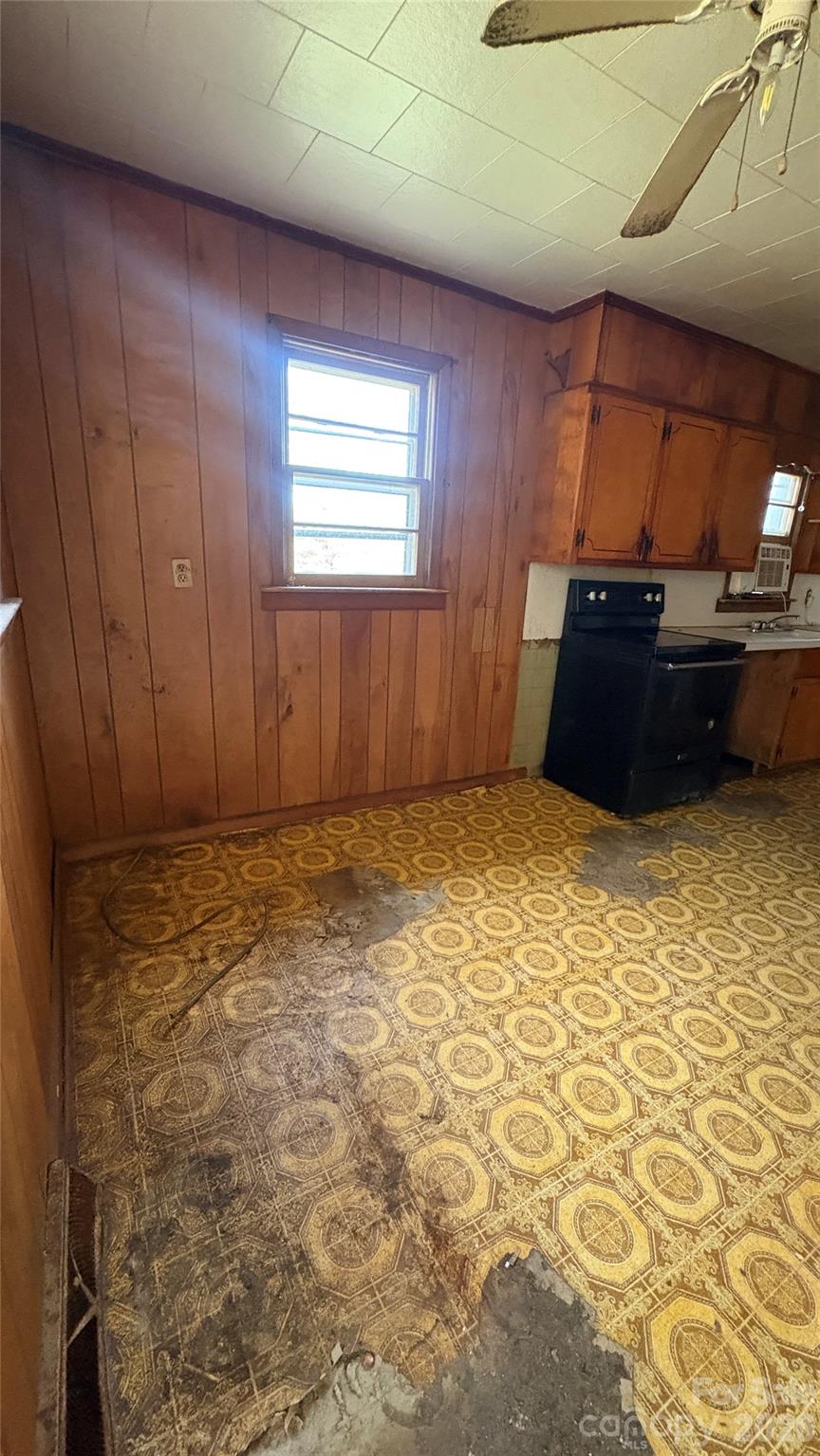 3078 Pax Hill Road Morganton, NC 28655 - Photo 6 of 21