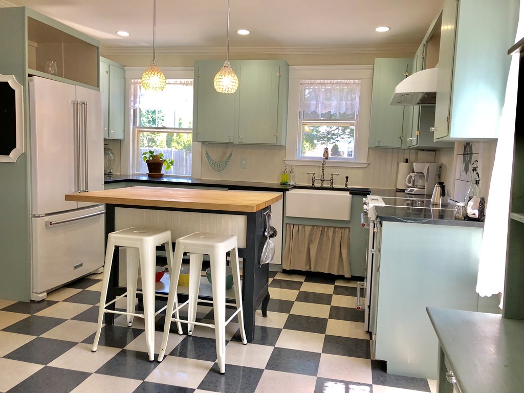 8 Marion Road Marblehead, MA 01945 - Photo 2 of 30