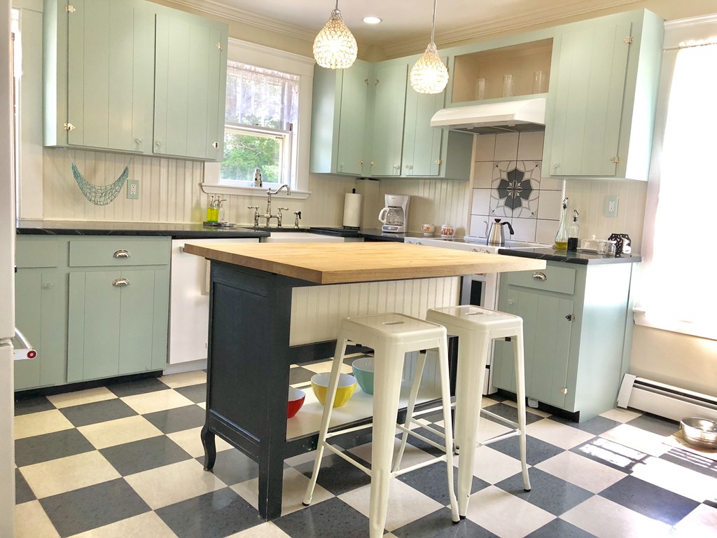 8 Marion Road Marblehead, MA 01945 - Photo 4 of 30