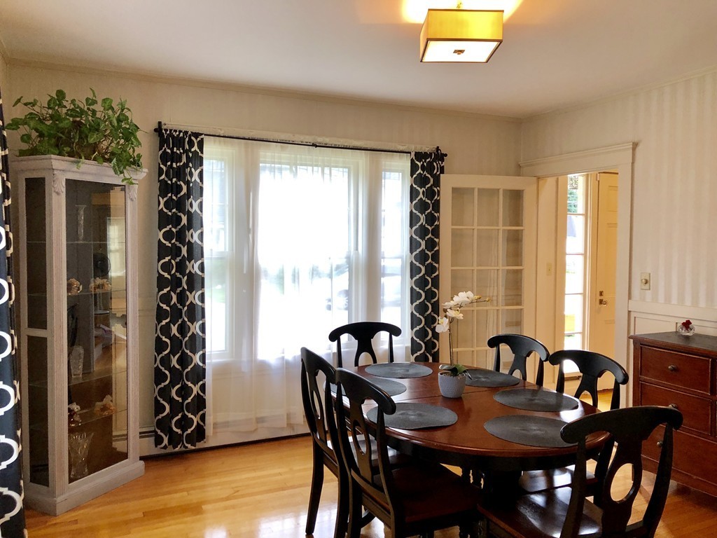 8 Marion Road Marblehead, MA 01945 - Photo 10 of 30