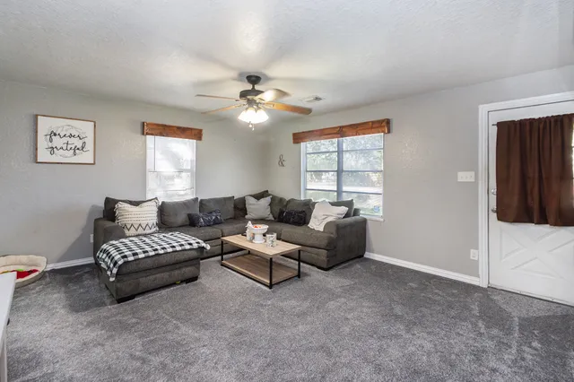 $212,000 | 706 East New York Street, Brazoria, TX 77422