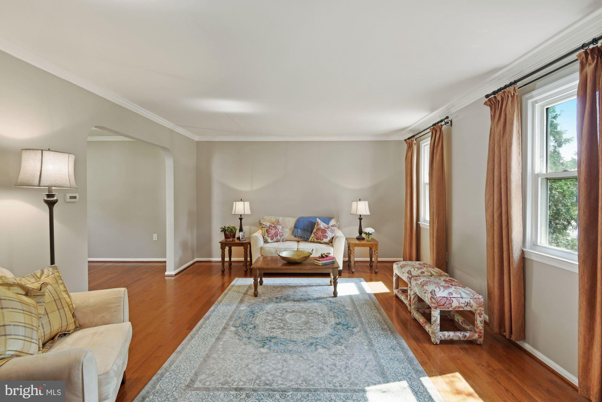 17617 Buehler Road Olney, MD 20832 - Photo 4 of 42 Living Room