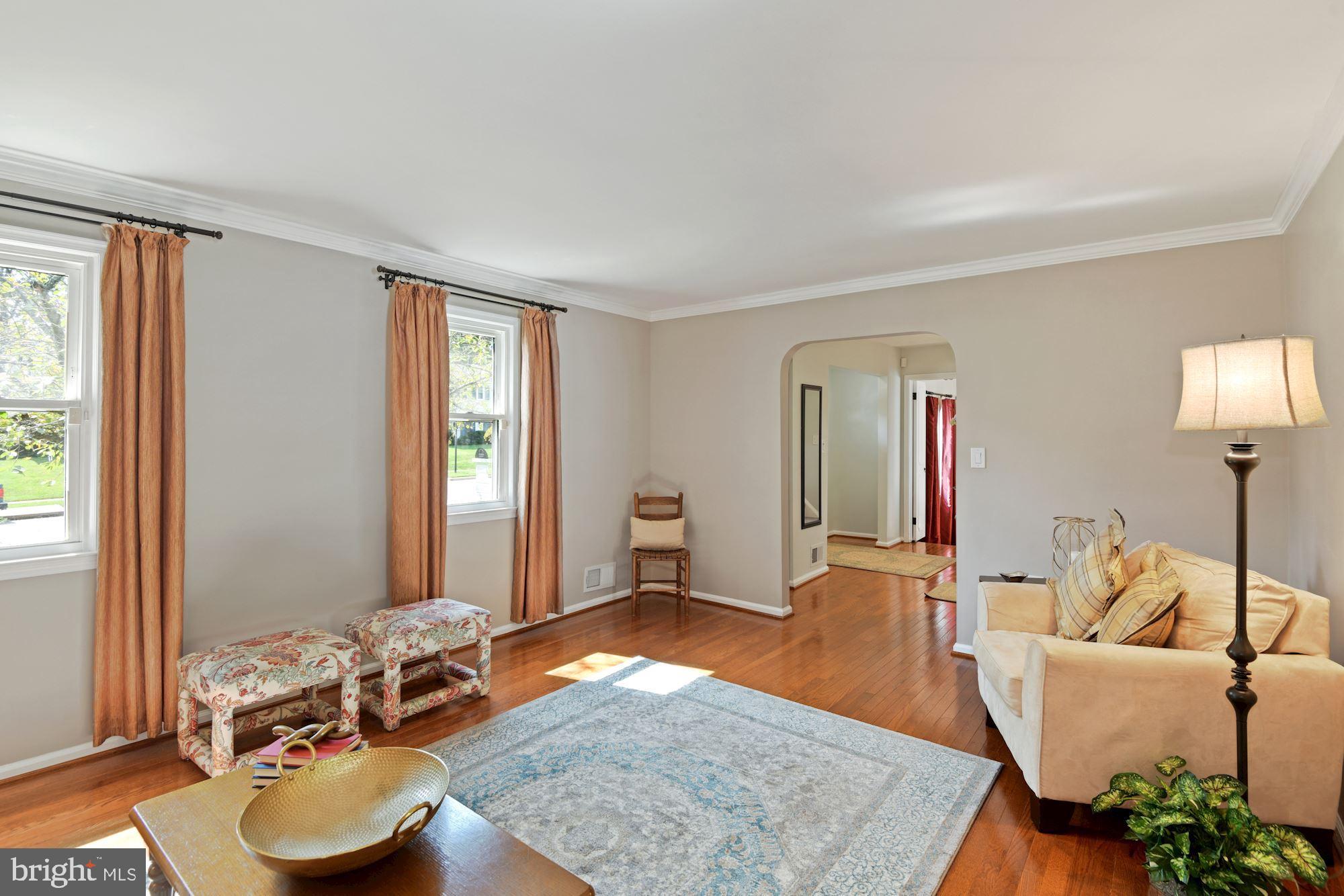 17617 Buehler Road Olney, MD 20832 - Photo 5 of 42 Living Room