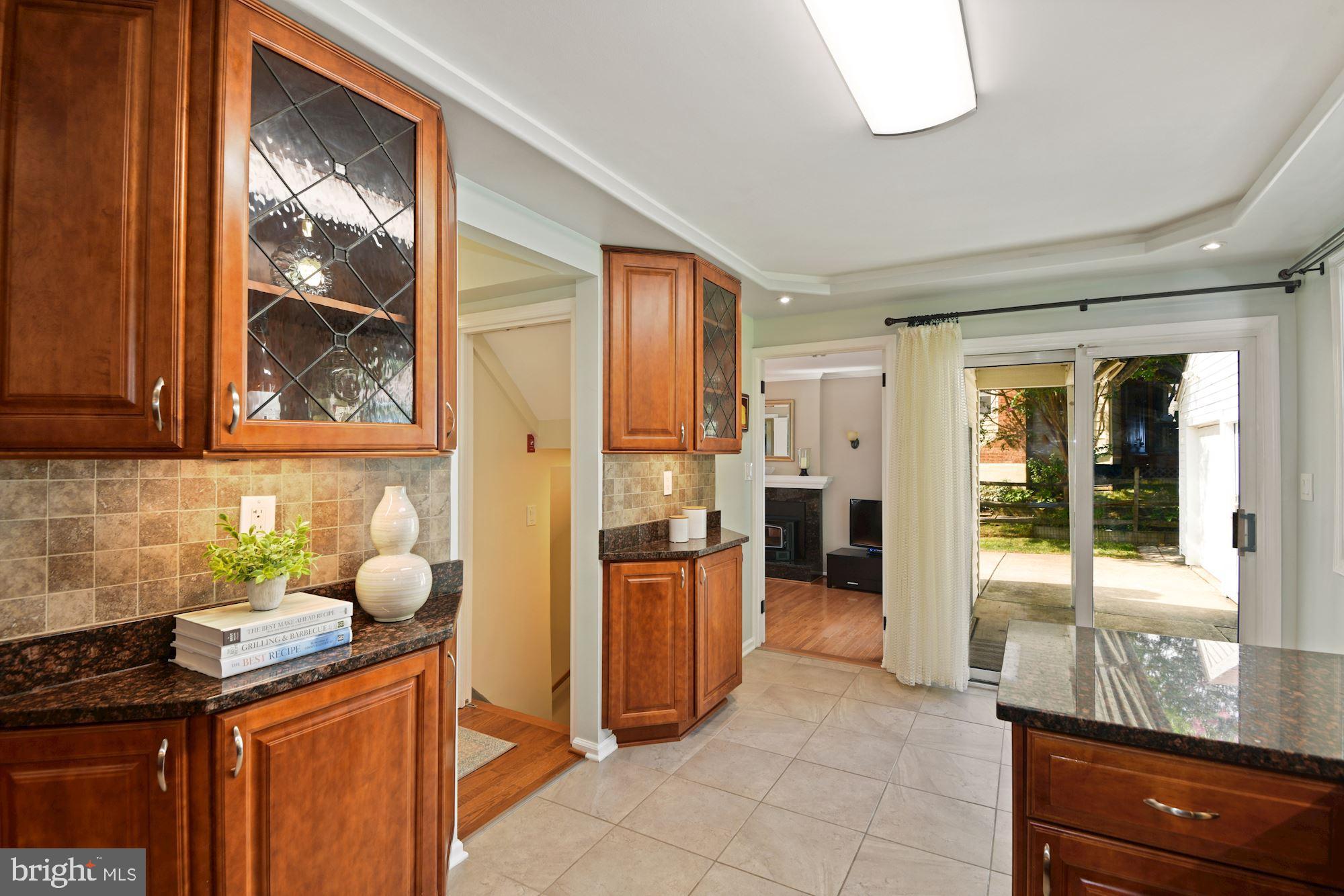 17617 Buehler Road Olney, MD 20832 - Photo 9 of 42 Table Space Kitchen with doors to patio