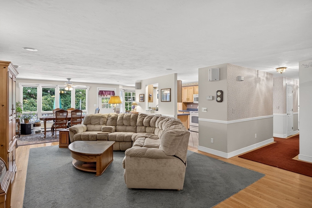 442 Flint Street Barnstable, MA 02648 - Photo 15 of 41