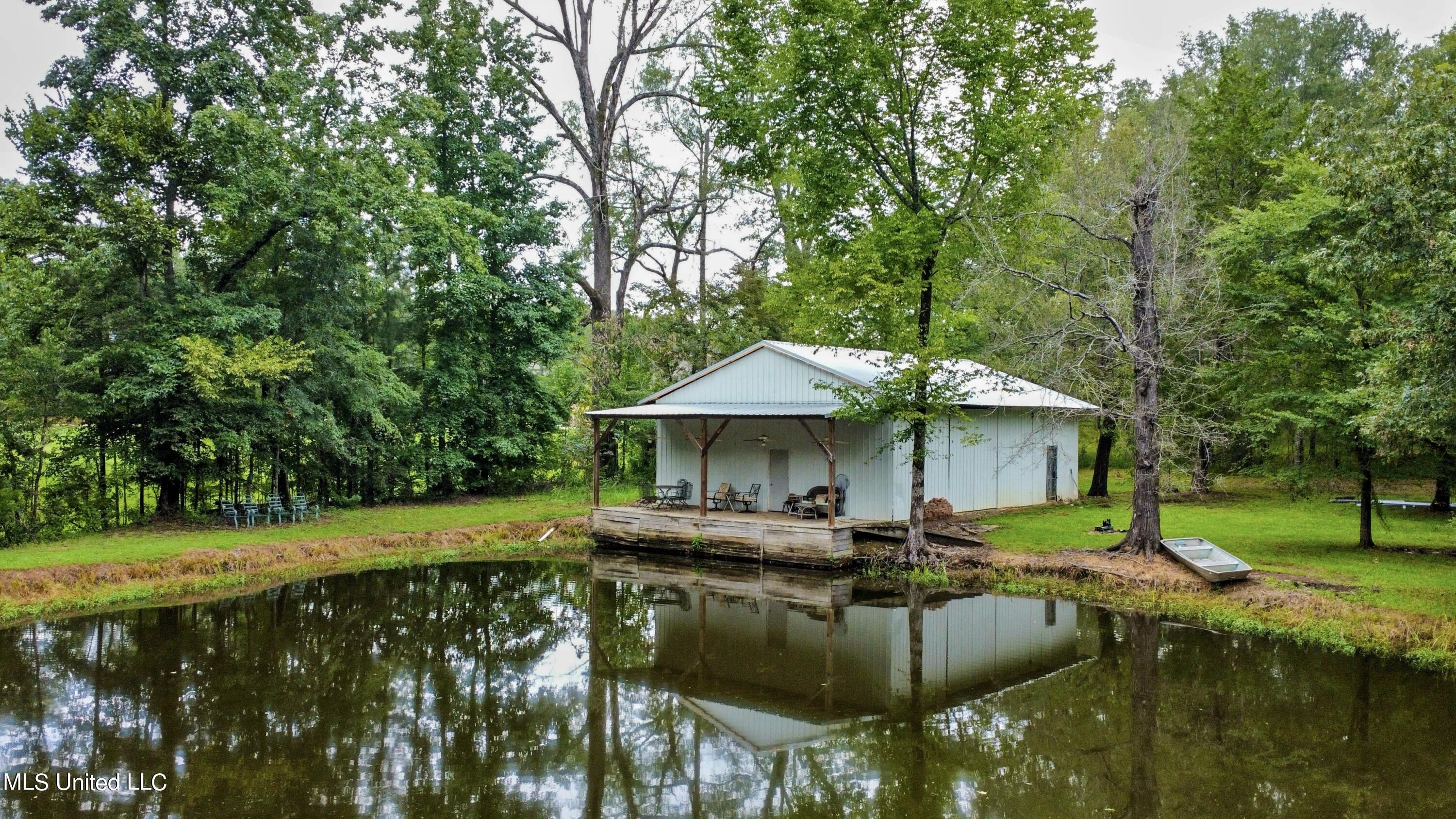 1460 Kickapoo Road Clinton, MS 39056 - Photo 41 of 43 kicakpooshopdeckpond6