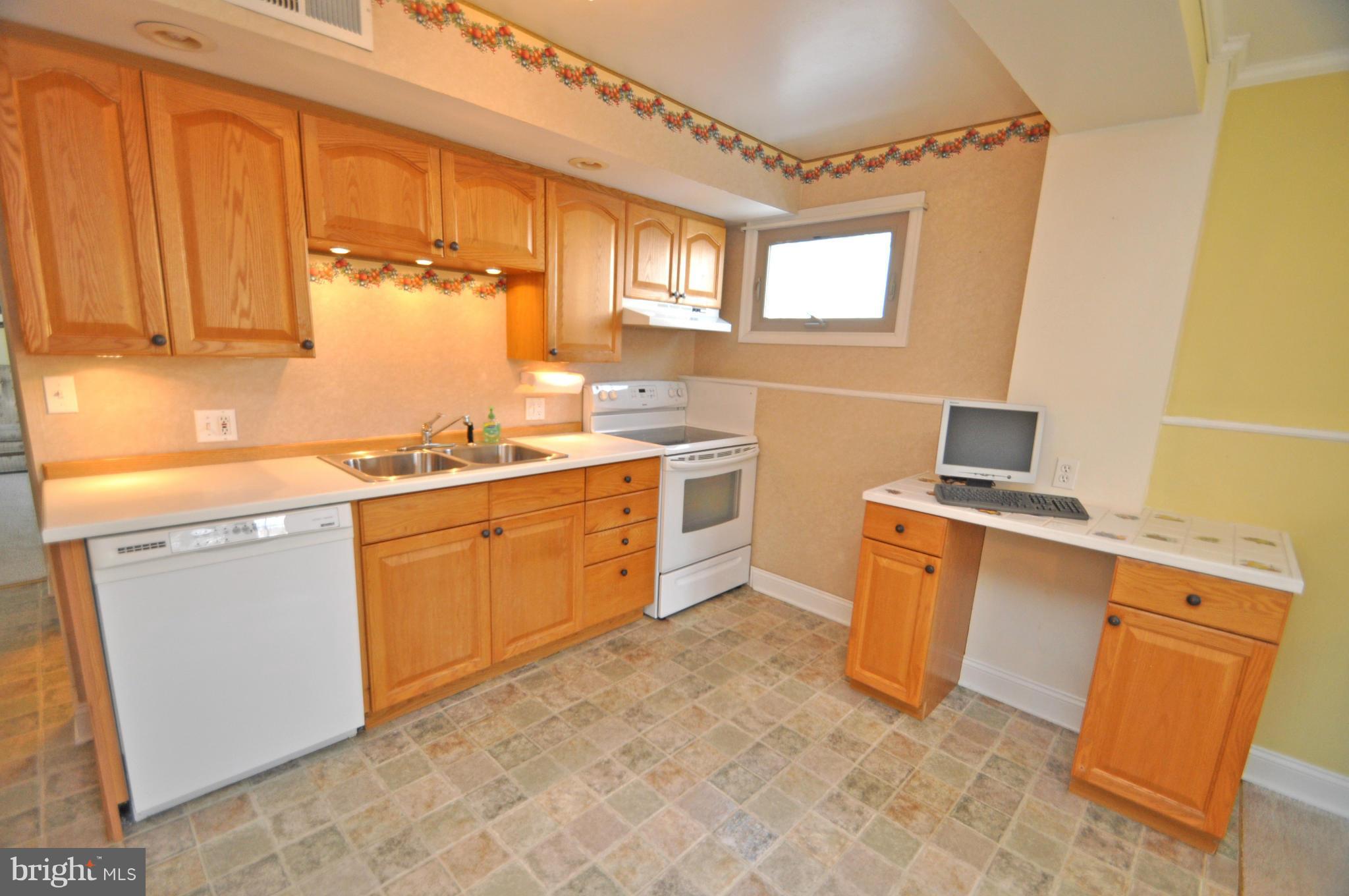 9218 Orbitan Road Baltimore, MD 21234 - Photo 21 of 30 Kitchen
