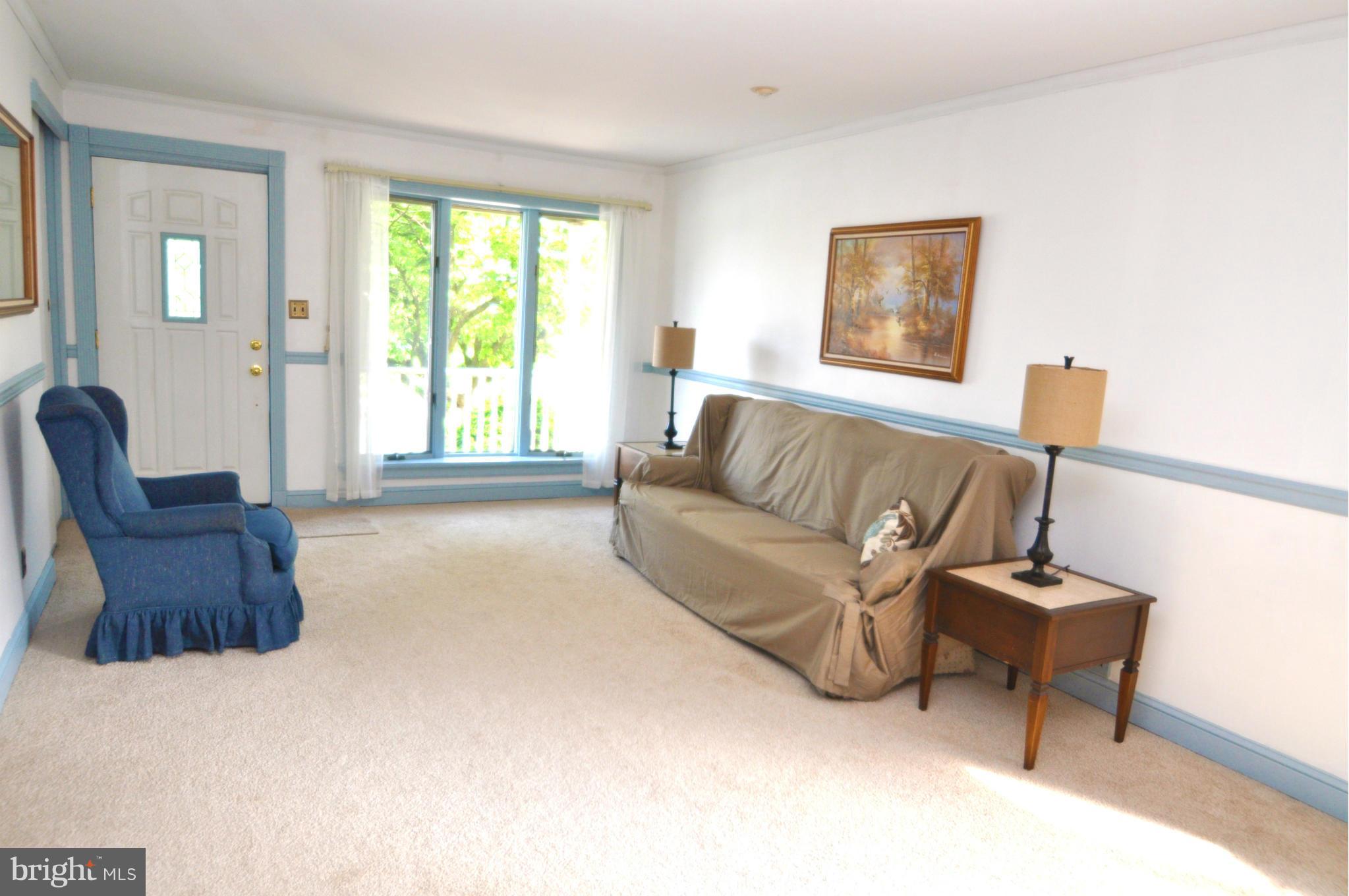 9218 Orbitan Road Baltimore, MD 21234 - Photo 4 of 30 Living Room
