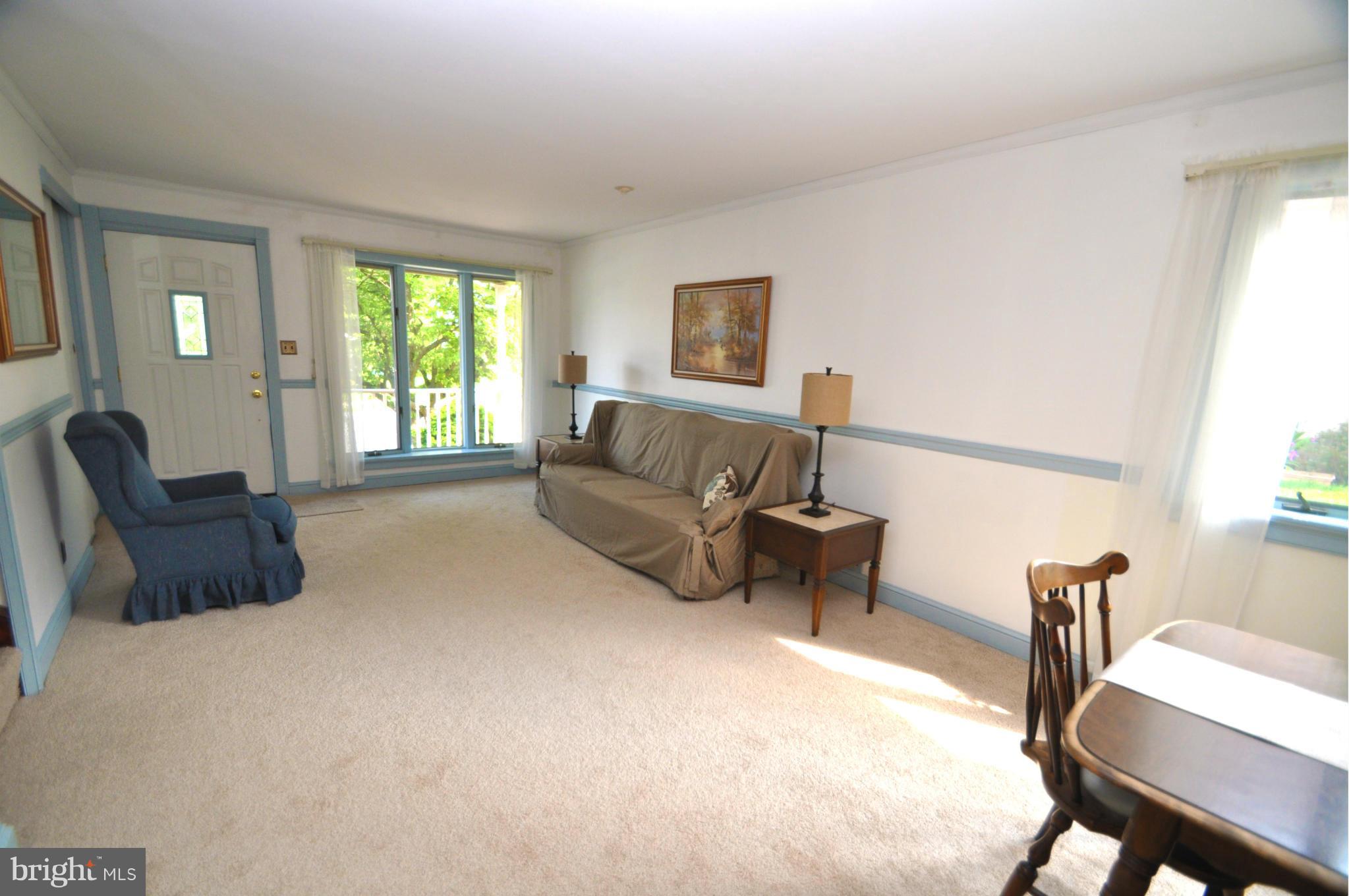 9218 Orbitan Road Baltimore, MD 21234 - Photo 5 of 30 Living Room