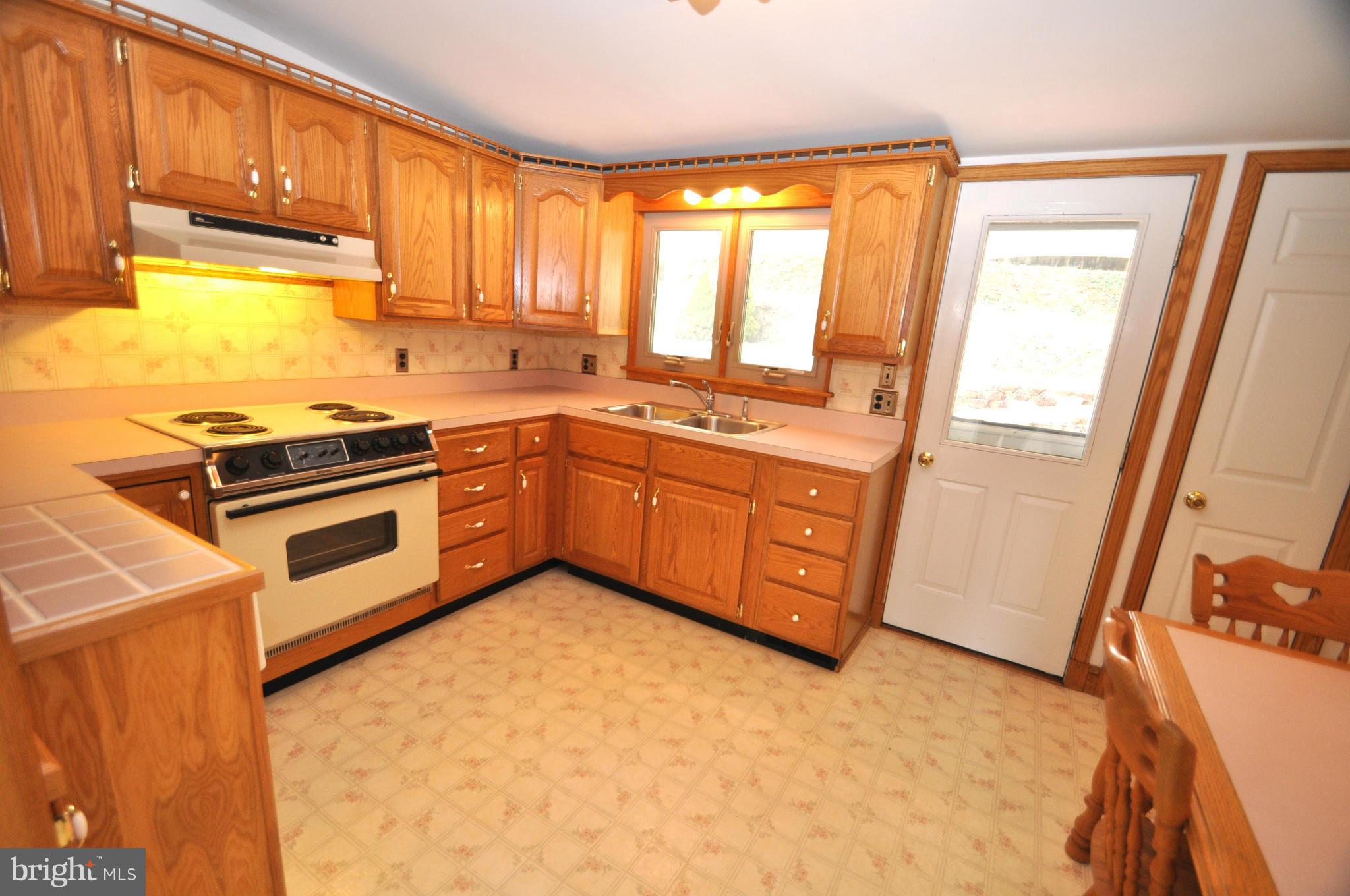 9218 Orbitan Road Baltimore, MD 21234 - Photo 8 of 30 Kitchen