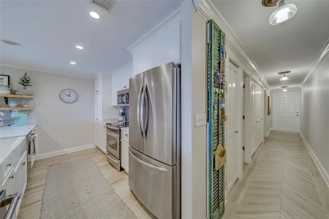 $6,700 | 2250 Gulf Boulevard, Unit B2, Belleair Beach, FL 33786