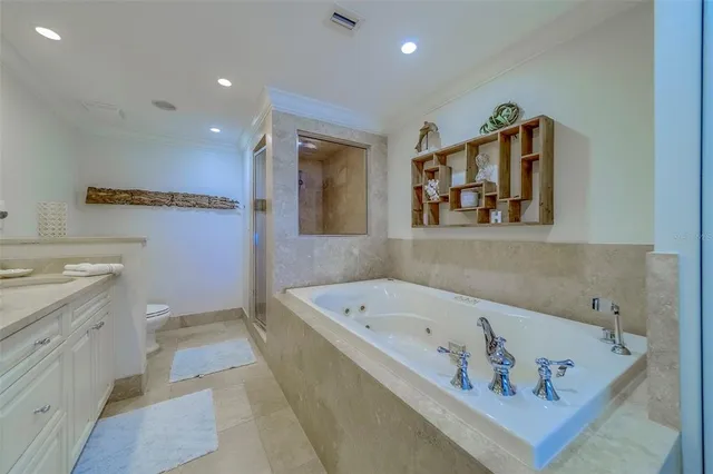 $6,700 | 2250 Gulf Boulevard, Unit B2, Belleair Beach, FL 33786