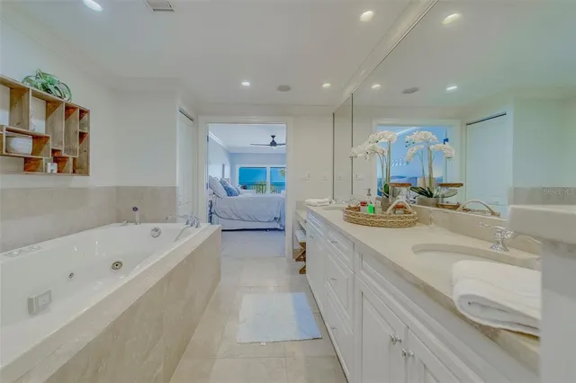 $6,700 | 2250 Gulf Boulevard, Unit B2, Belleair Beach, FL 33786