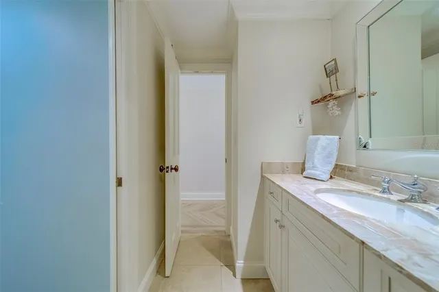 $6,700 | 2250 Gulf Boulevard, Unit B2, Belleair Beach, FL 33786