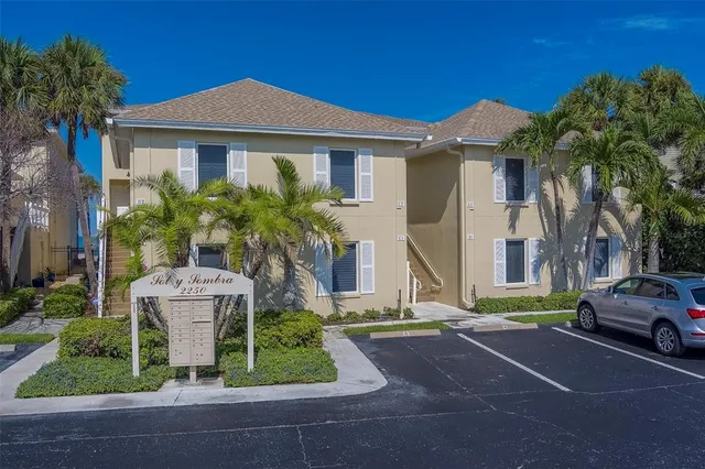 $6,700 | 2250 Gulf Boulevard, Unit B2, Belleair Beach, FL 33786