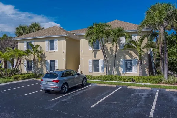 $9,750 | 2250 Gulf Boulevard, Unit B2, Belleair Beach, FL 33786