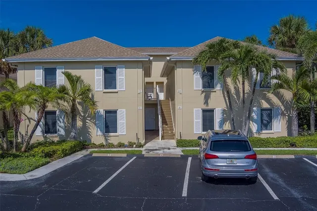 $6,700 | 2250 Gulf Boulevard, Unit B2, Belleair Beach, FL 33786