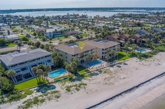 $6,700 | 2250 Gulf Boulevard, Unit B2, Belleair Beach, FL 33786