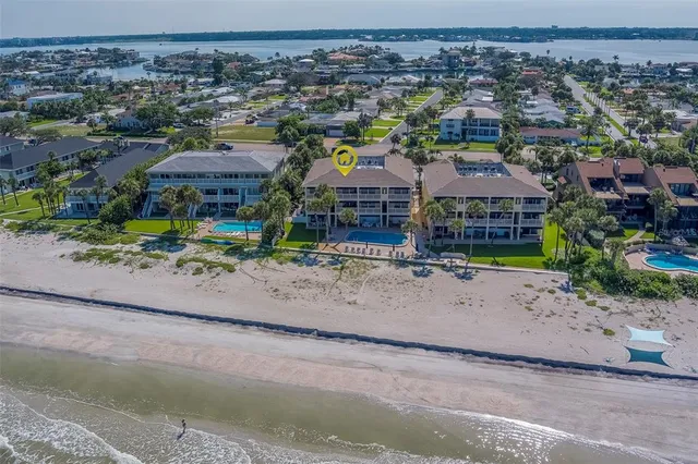 $6,700 | 2250 Gulf Boulevard, Unit B2, Belleair Beach, FL 33786