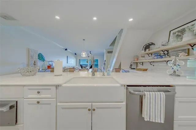 $6,700 | 2250 Gulf Boulevard, Unit B2, Belleair Beach, FL 33786