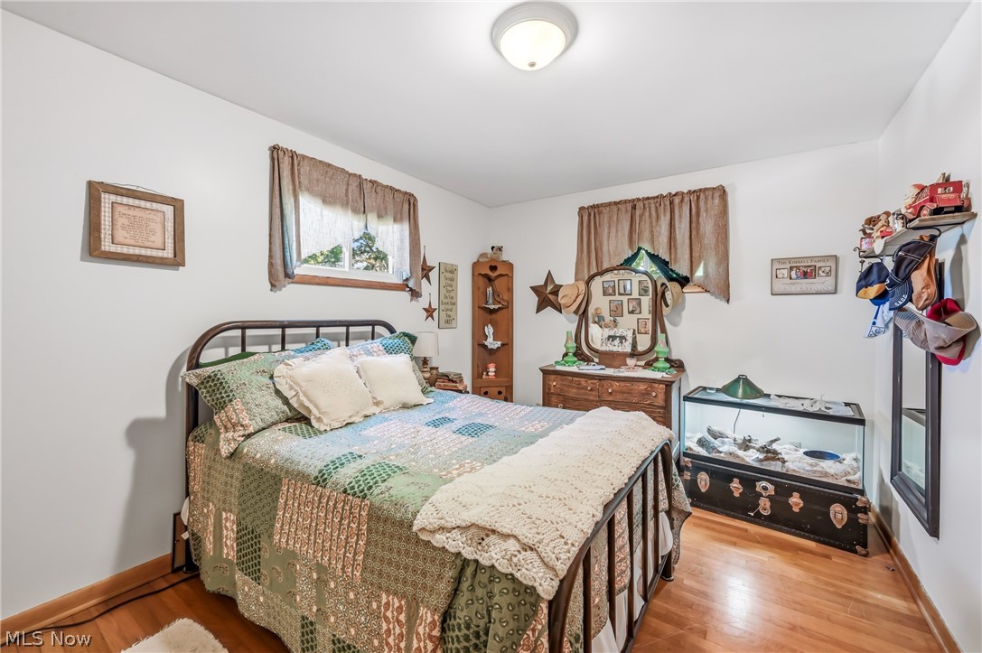 6127 Columbus Road Northeast Louisville, OH 44641 - Photo 23 of 49 Guest room