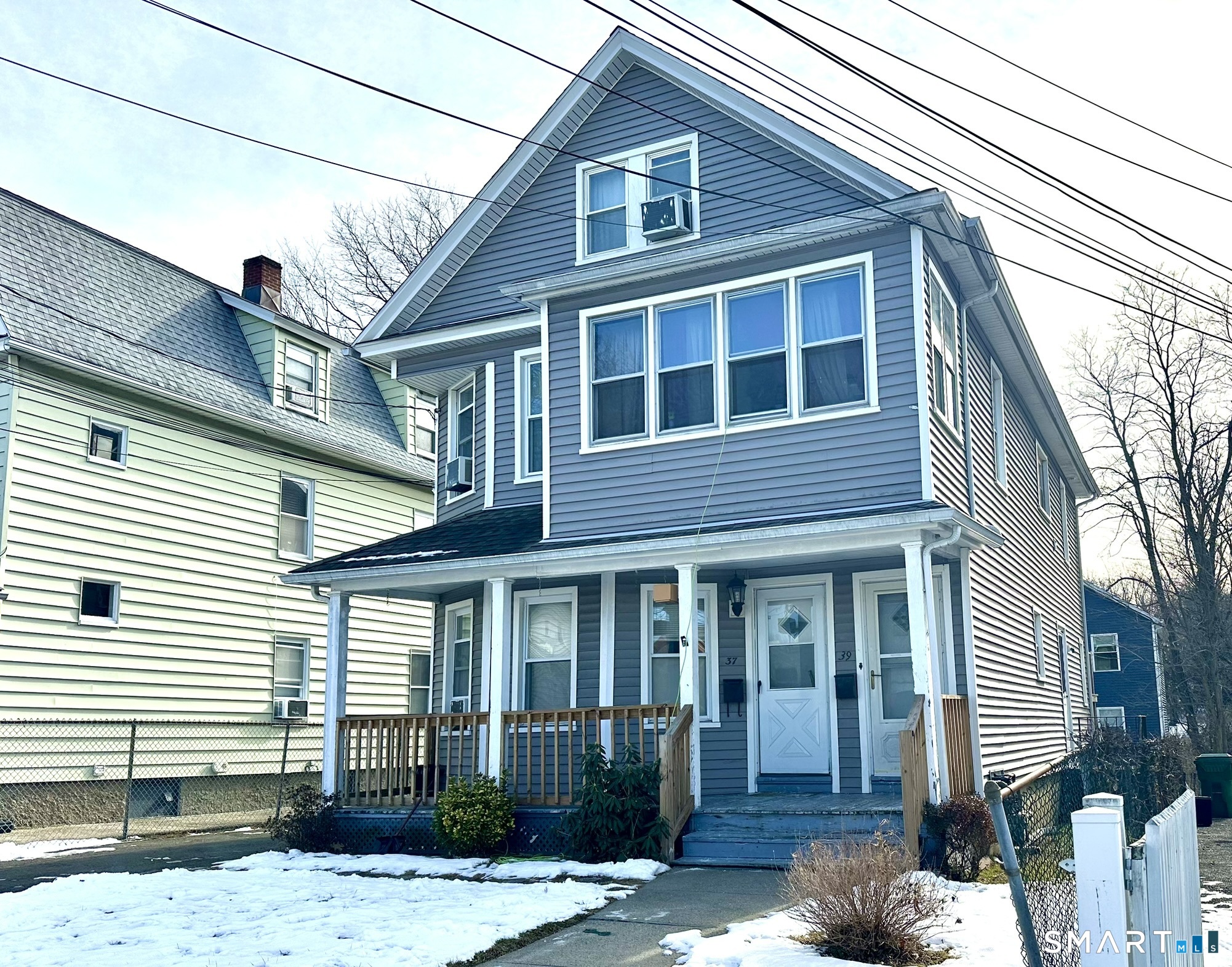 39 Pierce Street Fairfield, CT 06825 - Photo 2 of 18 a front view of a house