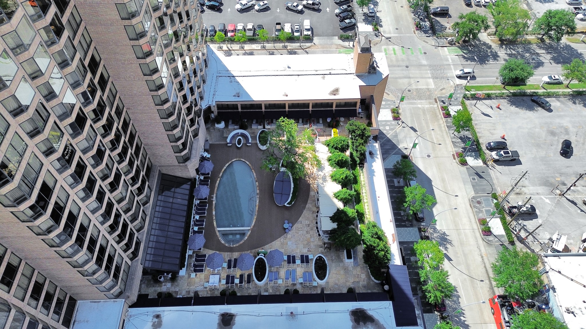 1300 Lamar Street, Unit T8 Houston, TX 77010 - Photo 29 of 48 an aerial view of a house with garden space and street view