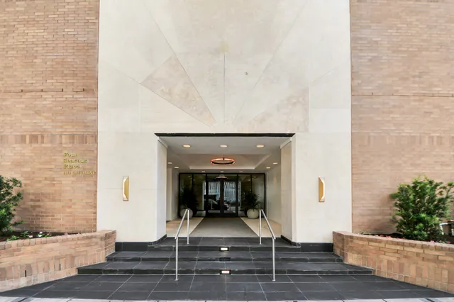 a view of a walk in closet