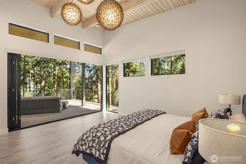 $4,480,000 | 3216 168th Place Southeast, Bellevue, WA 98008