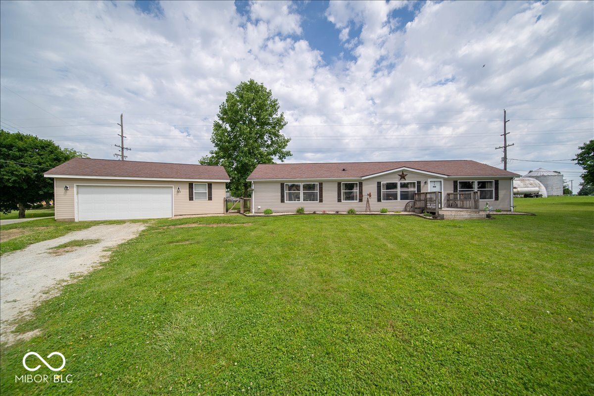 160 Post Street Wilkinson, IN 46186 - Photo 2 of 32
