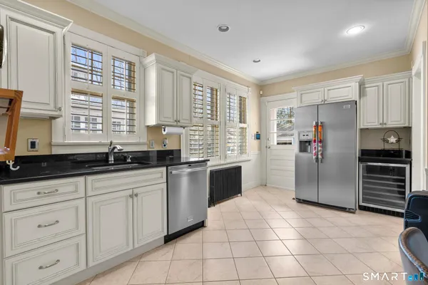 $574,999 | 65 Brooklawn Place, Bridgeport, CT 06604